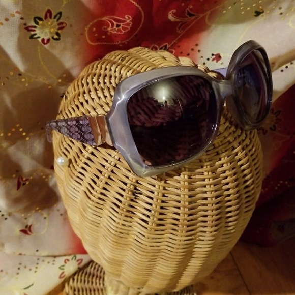 Vintage Gray Square Frame Sunglasses - Picture 2 of 8